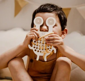 Drevená prevliekacia hračka - Mimozemšťan I