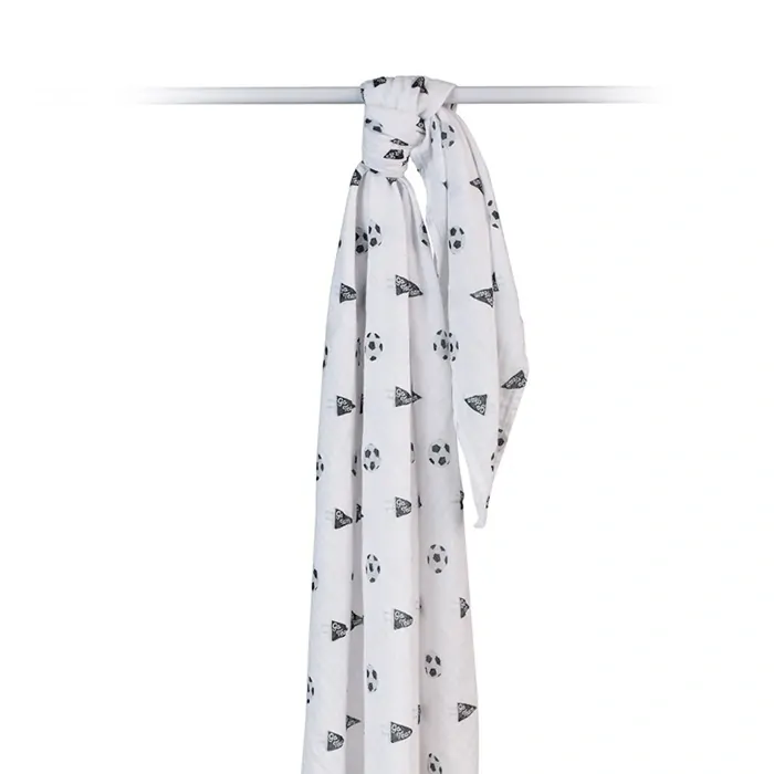 Mušelínová zavinovačka / plienka Lulujo - Futbol 120 x 120 cm