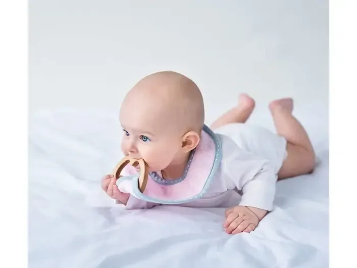 Lullalove supeRRO baby eco set - 3x podbradník a hryzátko 2v1, ružový