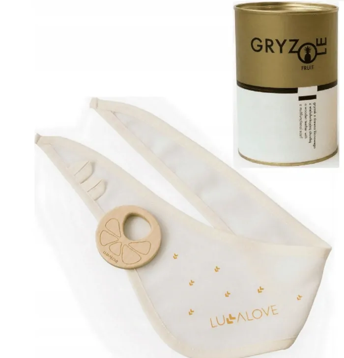 Lullalove Hryzátko drevené s šatkou - Pomaranč