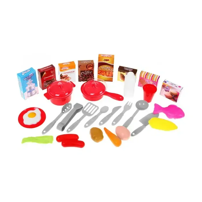 Kuchyňa s chladničkou, rúrou a drezom s tečúcou vodou!