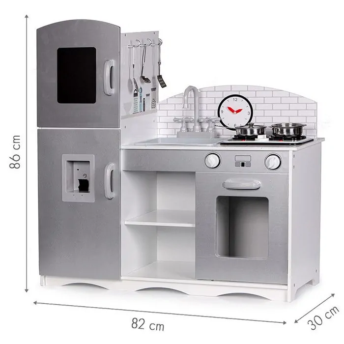 Veľká drevená kuchyňa s chladničkou, sporákom, práčkou a rúrou