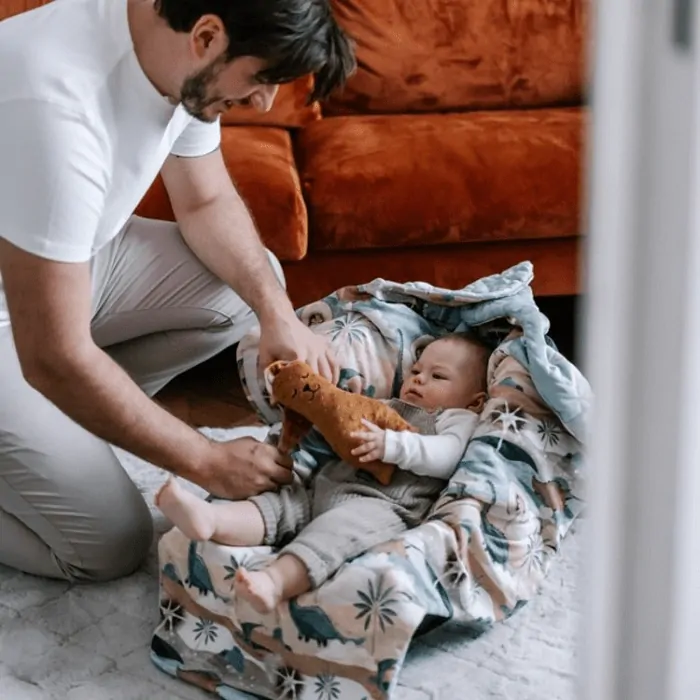 La Millou - Zavinovacia deka do autosedačky Boho Palms Light/Velvet French Lavender