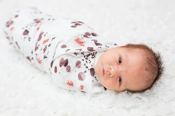 Bambusovo - mušelínová zavinovačka / plienka Lulujo - Modern Unicorn 120 x 120 cm