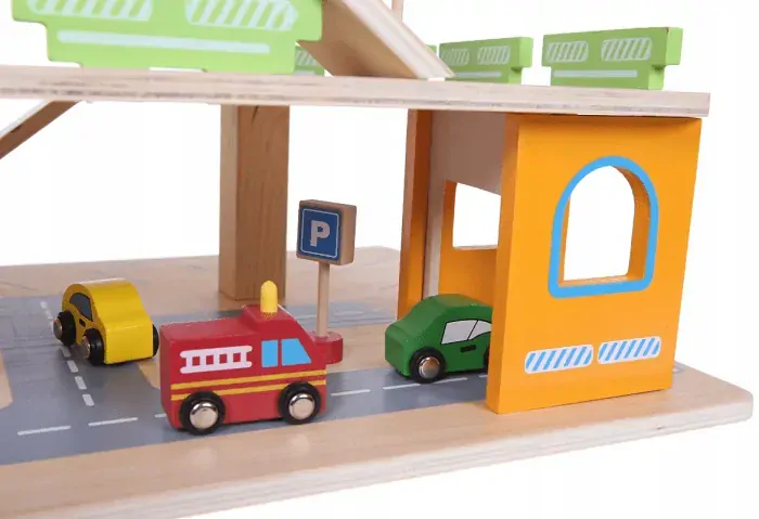 Drevená garáž s výťahom + autá EcoToys